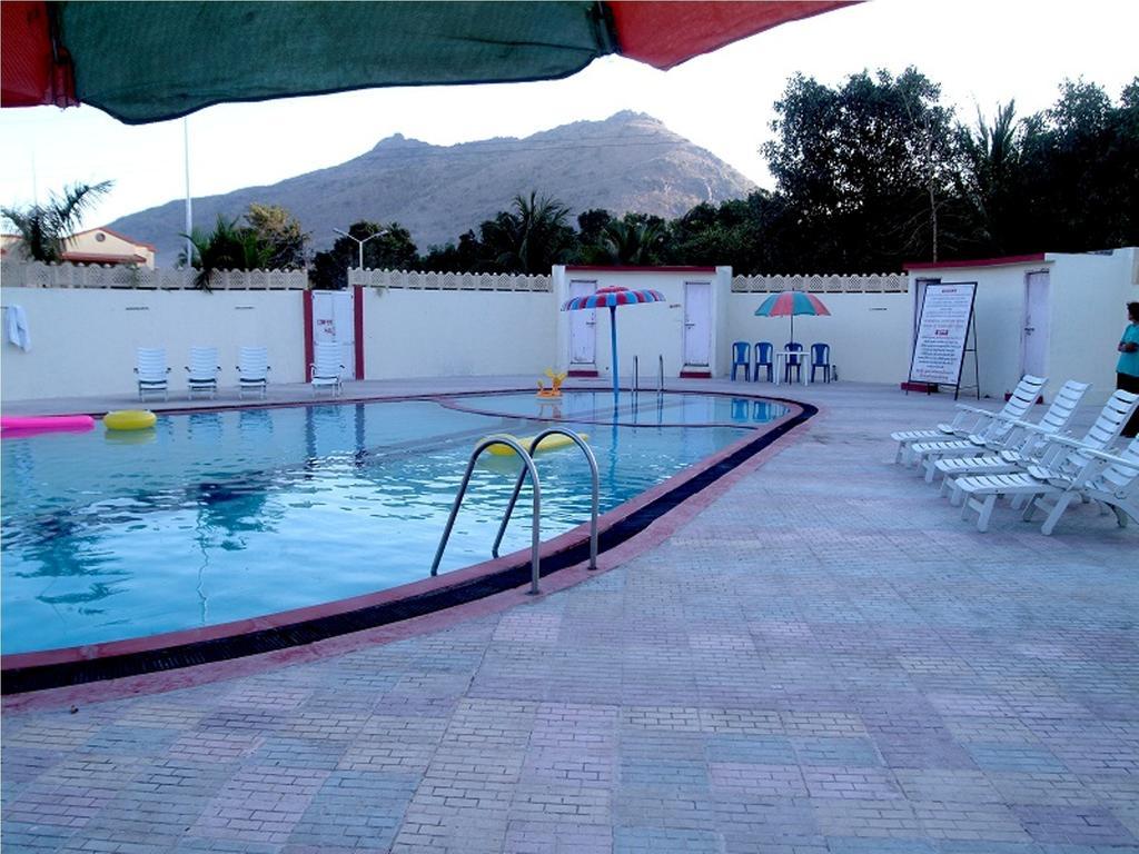 Leo Resorts Dźunagadh Zewnętrze zdjęcie