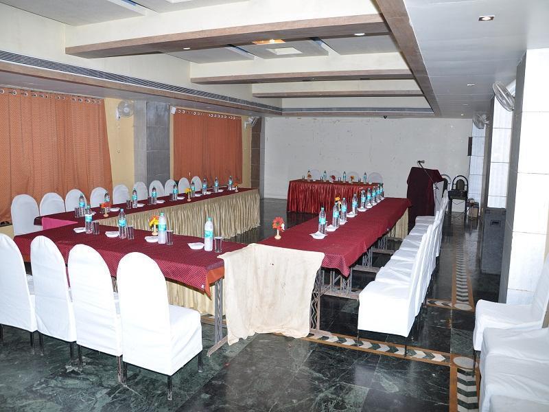 Leo Resorts Dźunagadh Zewnętrze zdjęcie