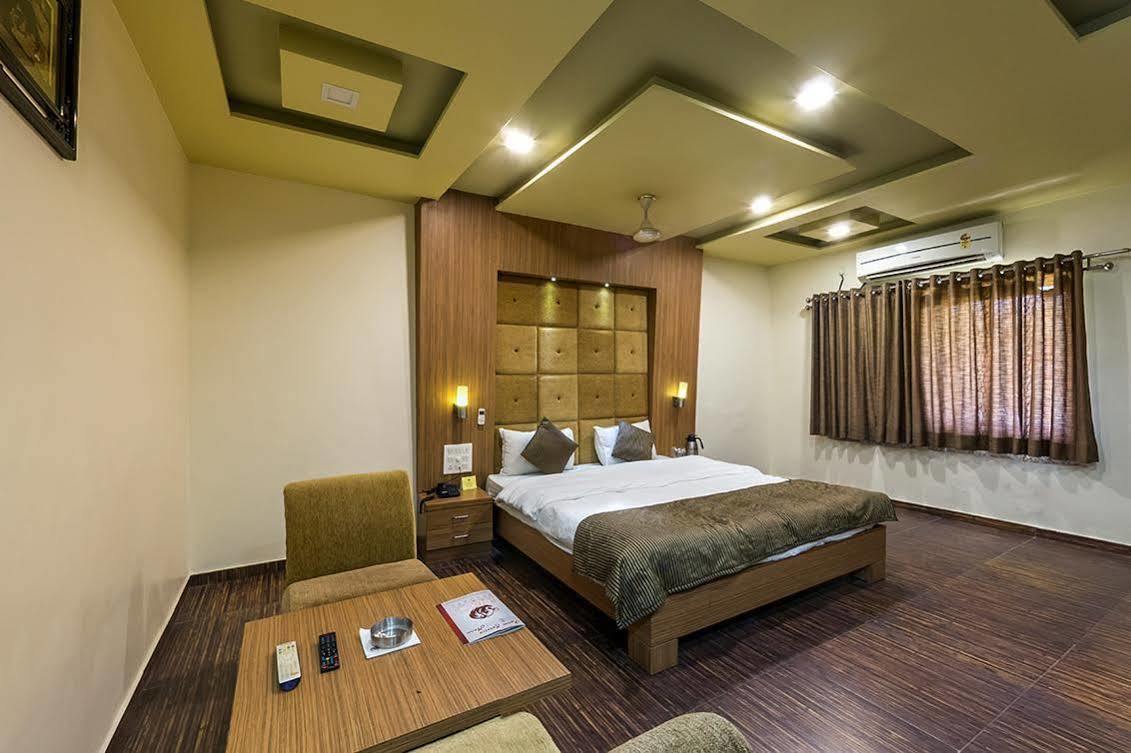 Leo Resorts Dźunagadh Zewnętrze zdjęcie